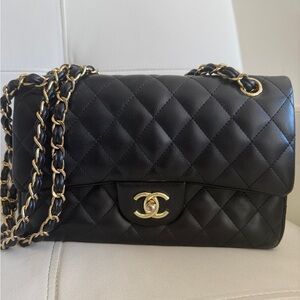 Classic Double Flap Quilted Leather Shoulder Bag in Black